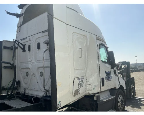 FREIGHTLINER Cascadia 116 CabSleeper Fairing