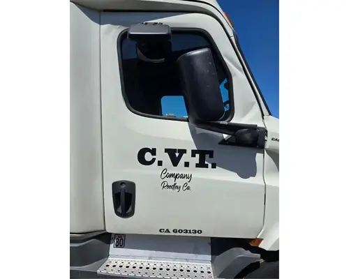 FREIGHTLINER Cascadia 116 Door Assembly, Front