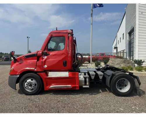 FREIGHTLINER Cascadia 116 Rebuilders