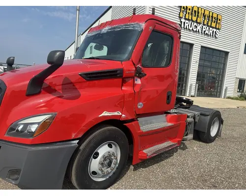 FREIGHTLINER Cascadia 116 Rebuilders