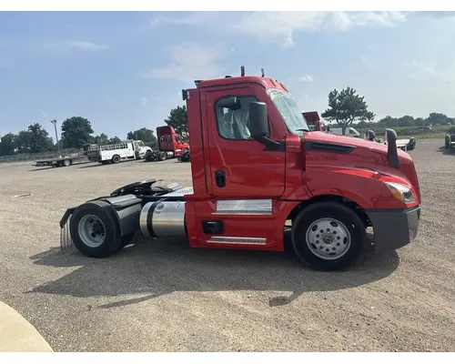 FREIGHTLINER Cascadia 116 Rebuilders