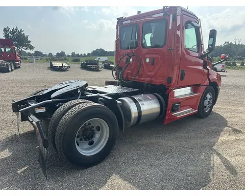 FREIGHTLINER Cascadia 116 Rebuilders