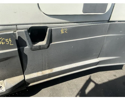 FREIGHTLINER Cascadia 116 Side Fairing