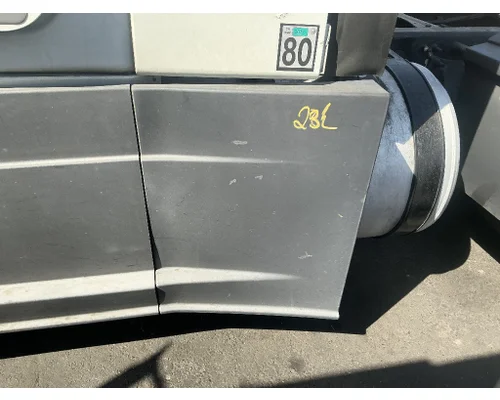 FREIGHTLINER Cascadia 116 Side Fairing