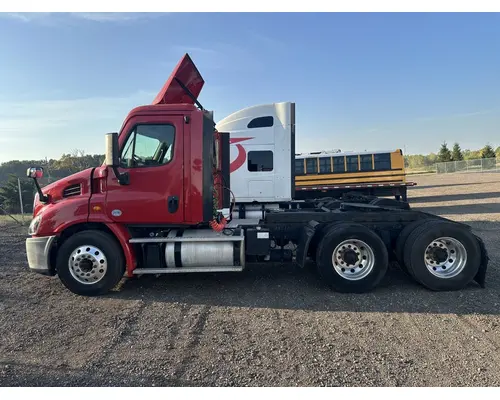 FREIGHTLINER Cascadia 125 Day Cab Switcher Rebuilders