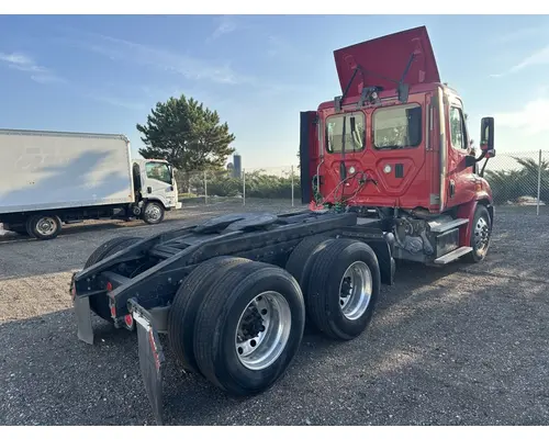 FREIGHTLINER Cascadia 125 Day Cab Switcher Rebuilders