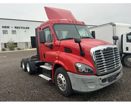 FREIGHTLINER Cascadia 125 Day Cab Switcher Rebuilders