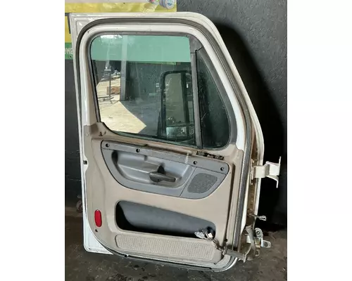 FREIGHTLINER Cascadia 125 Evolution Door Assembly, Front
