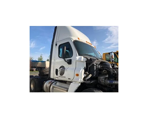 FREIGHTLINER Cascadia 125DC Cab