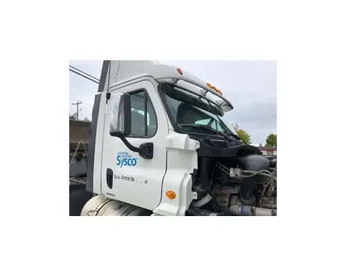 FREIGHTLINER Cascadia 125DC Cab