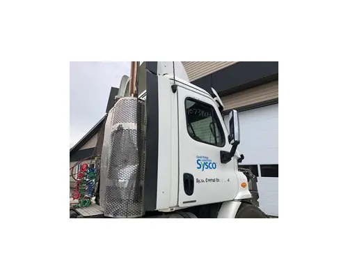 FREIGHTLINER Cascadia 125DC Cab