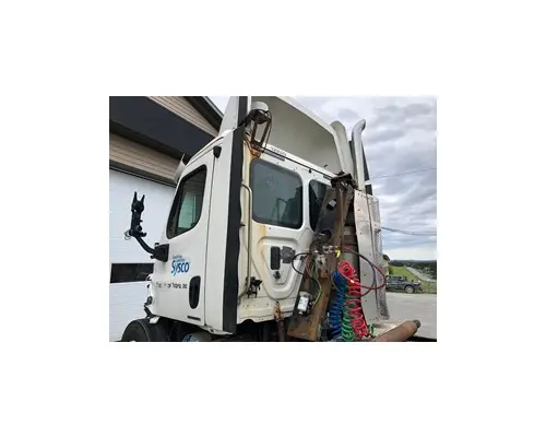 FREIGHTLINER Cascadia 125DC Cab