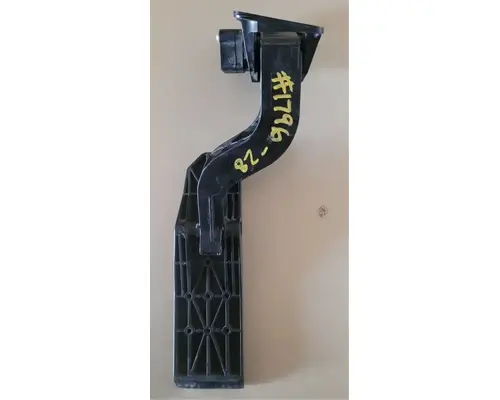 FREIGHTLINER Cascadia 125 Accelerator Parts