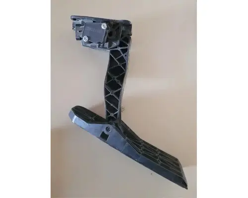 FREIGHTLINER Cascadia 125 Accelerator Parts