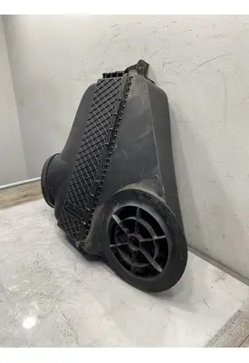 FREIGHTLINER Cascadia 125 Air Cleaner