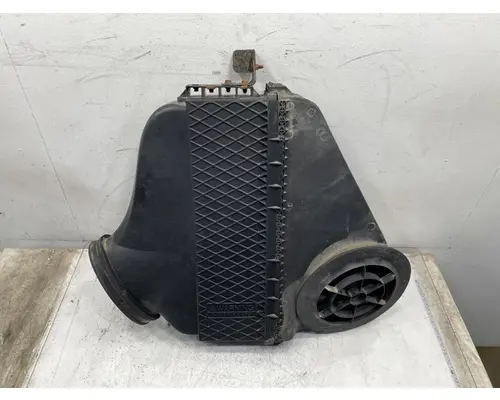 FREIGHTLINER Cascadia 125 Air Cleaner