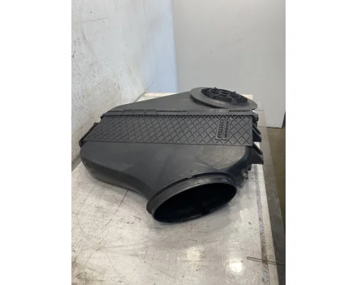 FREIGHTLINER Cascadia 125 Air Cleaner
