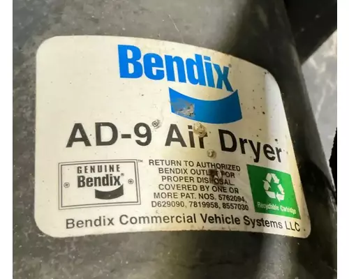 FREIGHTLINER Cascadia 125 Air Dryer