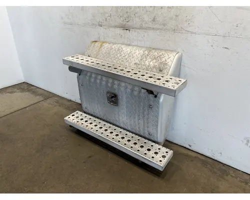 FREIGHTLINER Cascadia 125 Battery Box