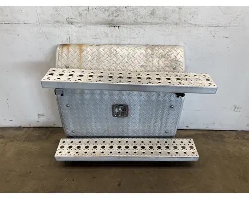 FREIGHTLINER Cascadia 125 Battery Box