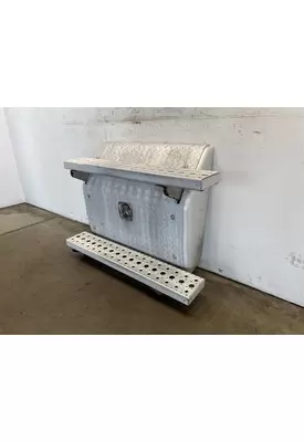 FREIGHTLINER Cascadia 125 Battery Box