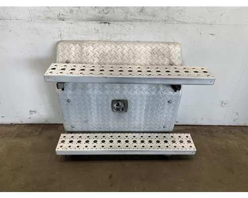 FREIGHTLINER Cascadia 125 Battery Box
