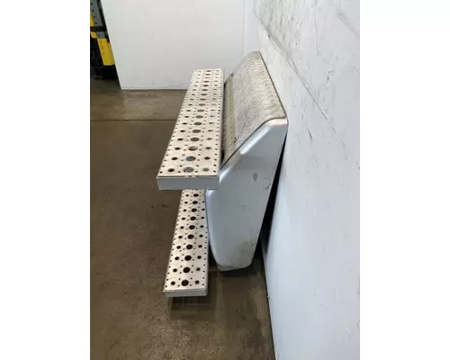 FREIGHTLINER Cascadia 125 Battery Box