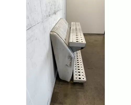 FREIGHTLINER Cascadia 125 Battery Box