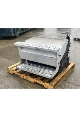 FREIGHTLINER Cascadia 125 Battery Box