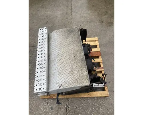 FREIGHTLINER Cascadia 125 Battery Box