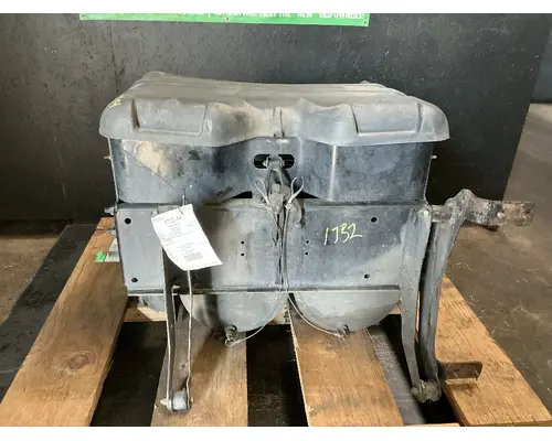 FREIGHTLINER Cascadia 125 Battery Boxes