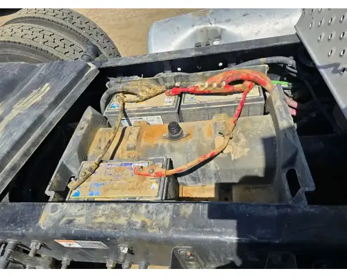 FREIGHTLINER Cascadia 125 Battery Boxes