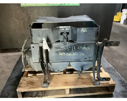 FREIGHTLINER Cascadia 125 Battery Boxes