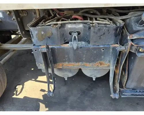 FREIGHTLINER Cascadia 125 Battery Boxes