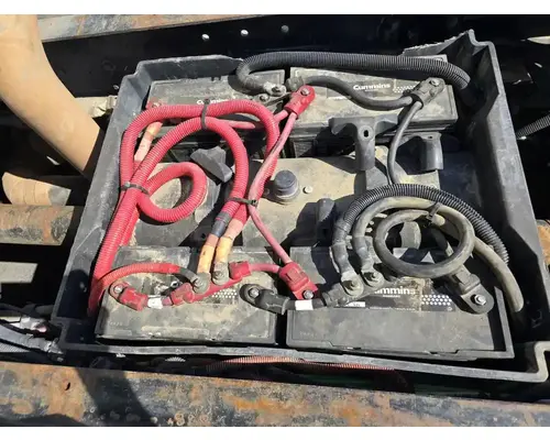 FREIGHTLINER Cascadia 125 Battery Boxes