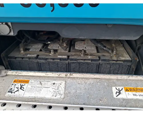 FREIGHTLINER Cascadia 125 Battery Boxes