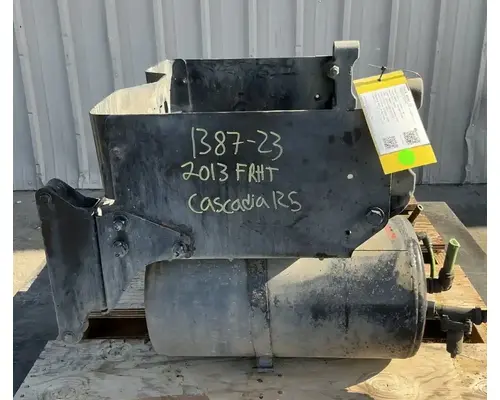 FREIGHTLINER Cascadia 125 Battery Boxes