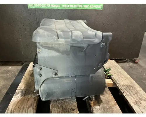 FREIGHTLINER Cascadia 125 Battery Boxes