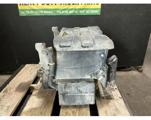 FREIGHTLINER Cascadia 125 Battery Boxes