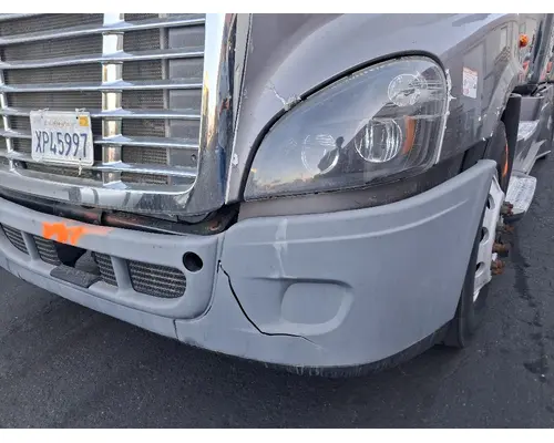 FREIGHTLINER Cascadia 125 Bumper Assembly, Front