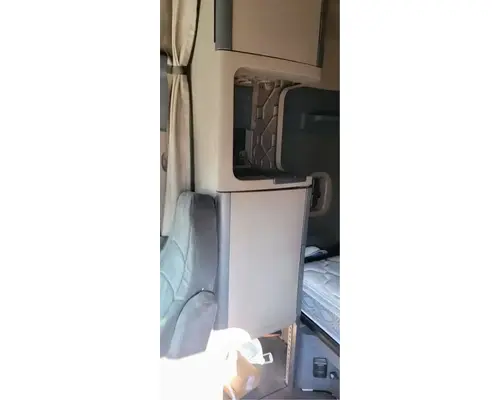 FREIGHTLINER Cascadia 125 Cab Assembly