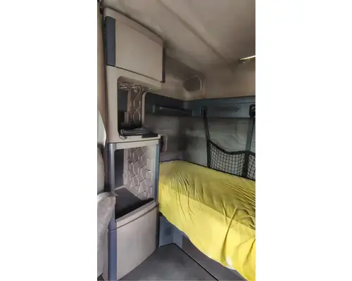 FREIGHTLINER Cascadia 125 Cab Assembly