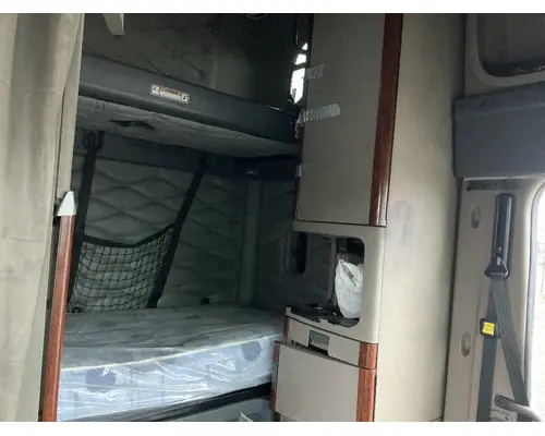 FREIGHTLINER Cascadia 125 Cab Assembly