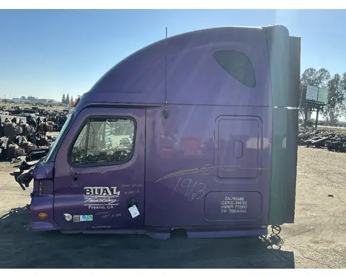 FREIGHTLINER Cascadia 125 Cab Assembly