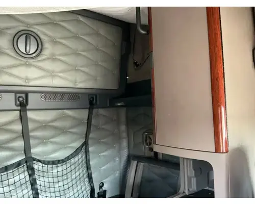 FREIGHTLINER Cascadia 125 Cab Assembly