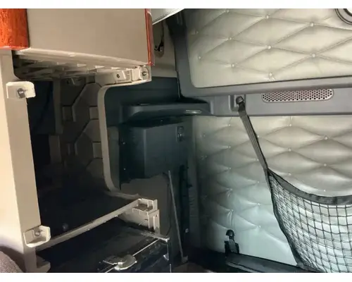 FREIGHTLINER Cascadia 125 Cab Assembly