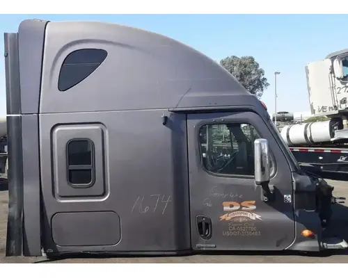 FREIGHTLINER Cascadia 125 Cab Assembly