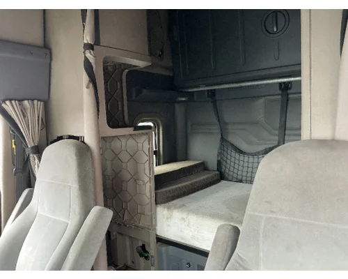 FREIGHTLINER Cascadia 125 Cab Assembly