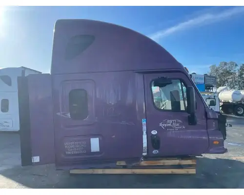 FREIGHTLINER Cascadia 125 Cab Assembly