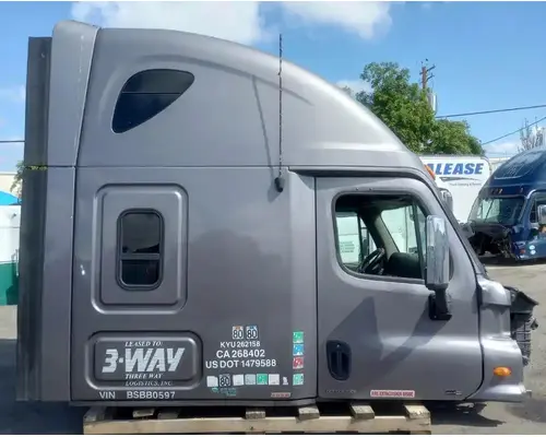 FREIGHTLINER Cascadia 125 Cab Assembly